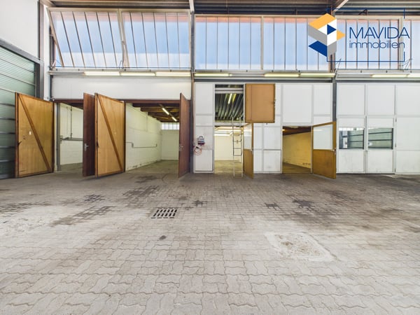 Zwei verbundene Gewerbehallen mit Krananlage und SB-Waschplatz 17