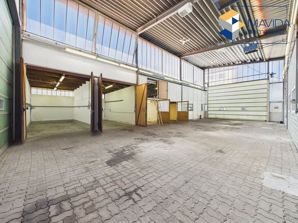 Zwei verbundene Gewerbehallen mit Krananlage und SB-Waschplatz 5