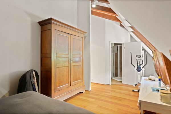 Appartement d’exception au dernier étage d’un château historique à Peseux 10