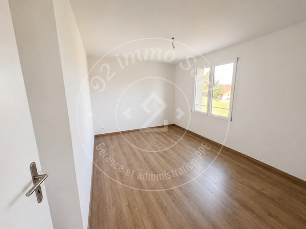 Joli appartement de 2,5 pièces à Villarsiviriaux 4