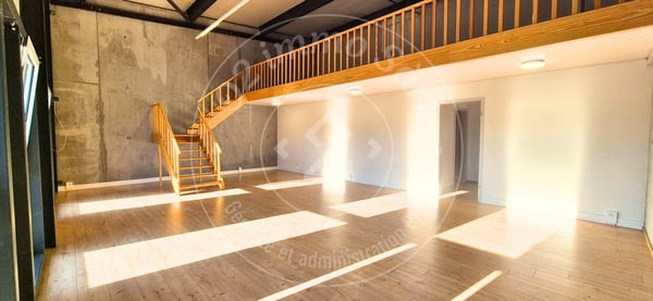 À louer à Ursy - Local commercial / bureau de 140 m² avec mezzanine 4