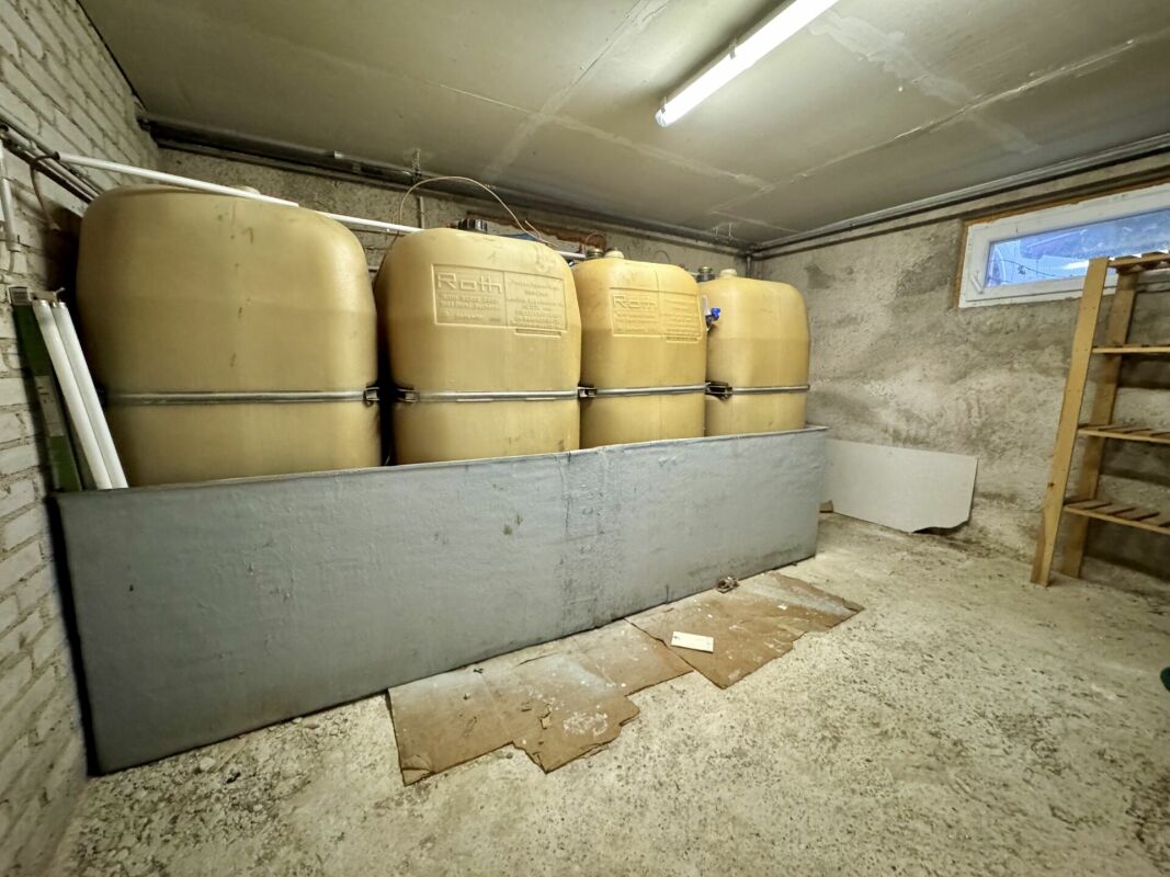 Casa indipendente con riserva di terreno e scuderia per cavalli - Potenziale di sviluppo