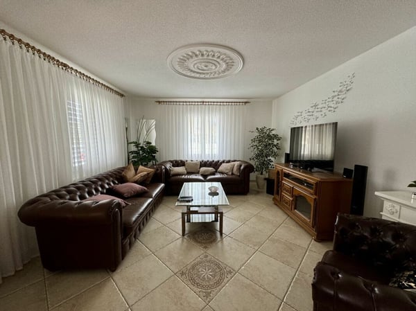 Ideales Zweifamilienhaus in Derendingen 11