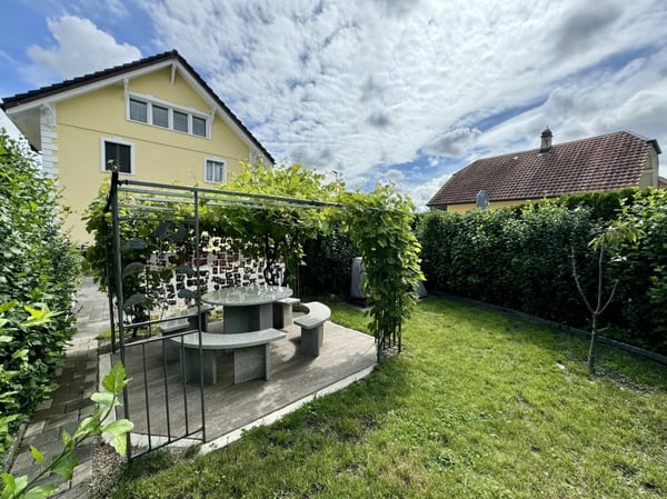 Ideales Zweifamilienhaus in Derendingen 3