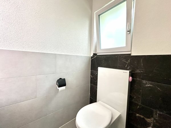 Stilvoll wohnen in ruhiger Umgebung! Modernisiertes 1.5-Zimmer Reiheneinfamilienhaus 16