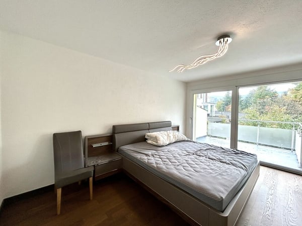 Stilvoll wohnen in ruhiger Umgebung! Modernisiertes 1.5-Zimmer Reiheneinfamilienhaus 12