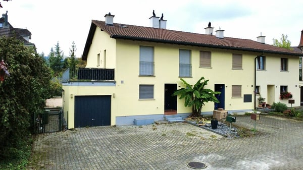 Stilvoll wohnen in ruhiger Umgebung! Modernisiertes 1.5-Zimmer Reiheneinfamilienhaus 3