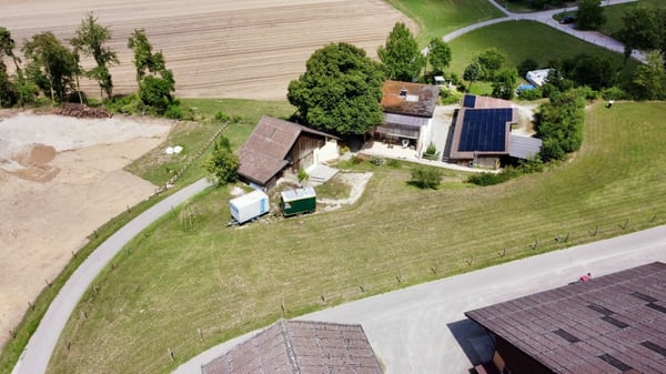 Platz für Familie, Tiere und Visionen! Vielseitiges Mehrfamilienhaus in Weiach 13