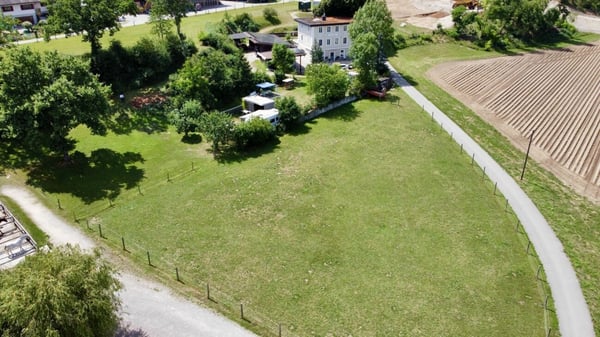 Platz für Familie, Tiere und Visionen! Vielseitiges Mehrfamilienhaus in Weiach 14