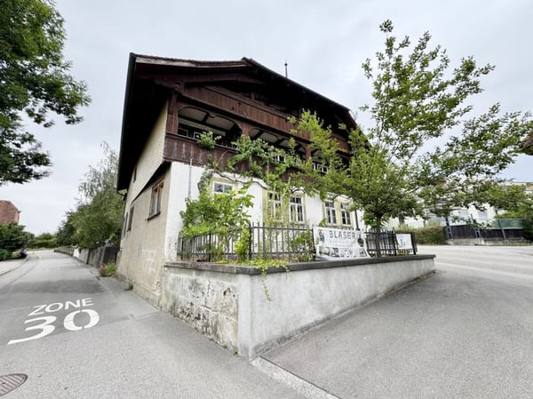 Vielfältige Möglichkeiten: Mehrfamilienhaus mit Platz für Ihre Visionen! 4