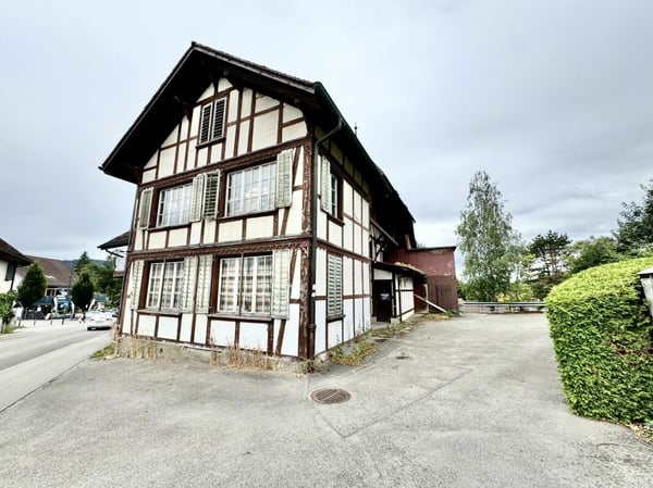 Vielfältige Möglichkeiten: Mehrfamilienhaus mit Platz für Ihre Visionen! 3