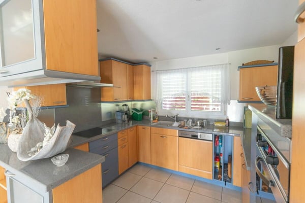 Familienfreundliches 1.5 Zimmer Haus mit Weitsicht und Garten 5