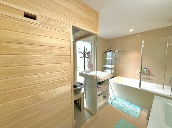 Exklusive 1.5 Zimmerwohnung an privilegierter Lage in Zürich Höngg 16