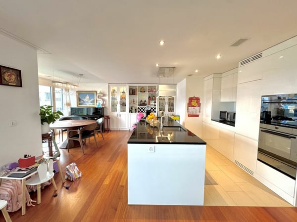 Exklusive 1.5 Zimmerwohnung an privilegierter Lage in Zürich Höngg 10