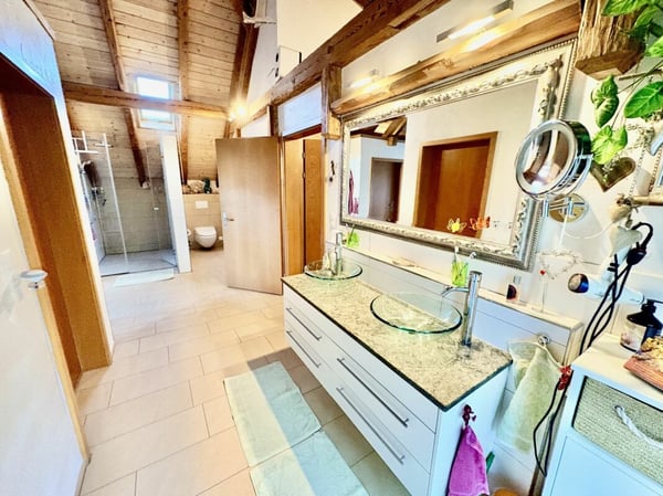 Modernes Mehrfamilienhaus mit 360 m² Wohnfläche und unverbaubarer Weitsicht 13