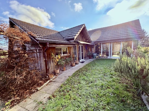 Modernes Mehrfamilienhaus mit 360 m² Wohnfläche und unverbaubarer Weitsicht 5