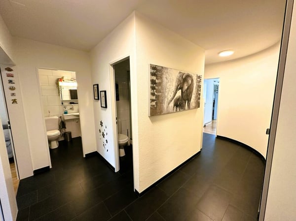 Ihr Platz zum Aufblühen! 1.5-Zimmer Wohnung mit Cheminée & Spielplatz 9