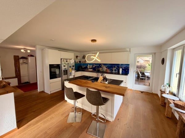 Wohnen im Grünen: Charmantes 1.5 ZImmer Einfamilienhaus mit grossem Grundstück 8