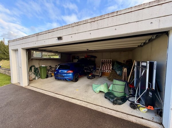 Wohnen im Grünen: Charmantes 1.5 ZImmer Einfamilienhaus mit grossem Grundstück 6