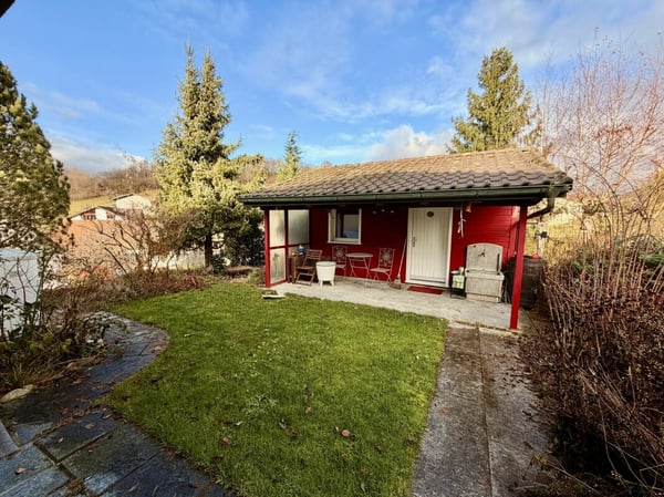 Wohnen im Grünen: Charmantes 1.5 ZImmer Einfamilienhaus mit grossem Grundstück 5