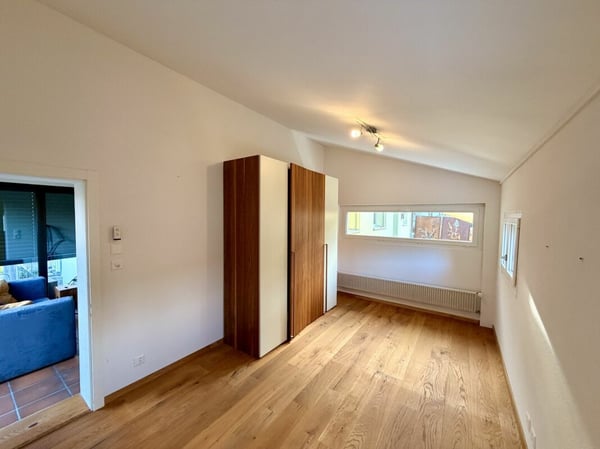 Wohnen im Grünen: Charmantes 1.5 ZImmer Einfamilienhaus mit grossem Grundstück 13