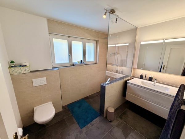 Wohnen im Grünen: Charmantes 1.5 ZImmer Einfamilienhaus mit grossem Grundstück 10