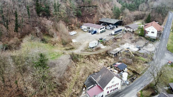Investoren aufgepasst: 7'833 m² Gewerbebauland mit exklusiven Wasserrechten 1