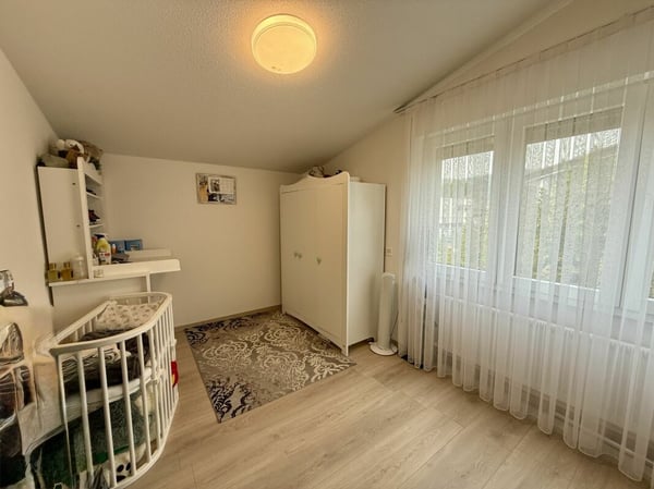 Einziehen & aufblühen - saniertes EFH mit Garten in ruhigem Quartier 15