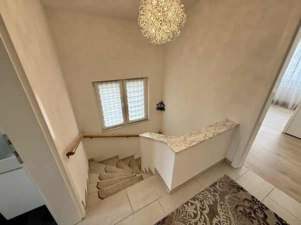 Einziehen & aufblühen - saniertes EFH mit Garten in ruhigem Quartier 17