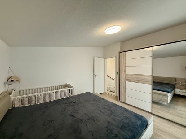 Einziehen & aufblühen - saniertes EFH mit Garten in ruhigem Quartier 11