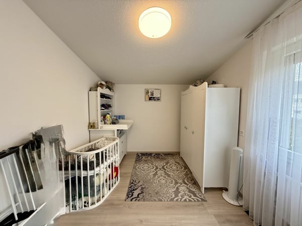 Einziehen & aufblühen - saniertes EFH mit Garten in ruhigem Quartier 16