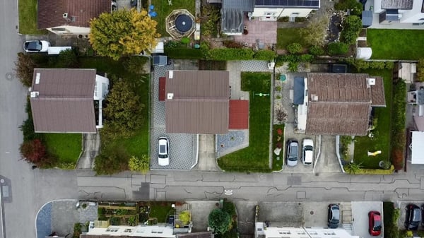 Einziehen & aufblühen - saniertes EFH mit Garten in ruhigem Quartier 4