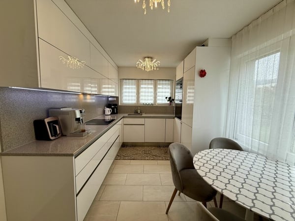 Einziehen & aufblühen - saniertes EFH mit Garten in ruhigem Quartier 8