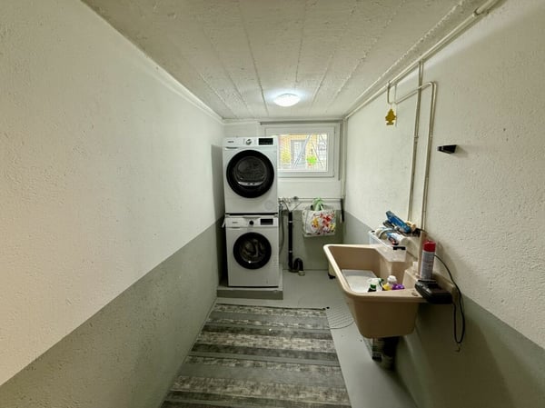 Einziehen & aufblühen - saniertes EFH mit Garten in ruhigem Quartier 23