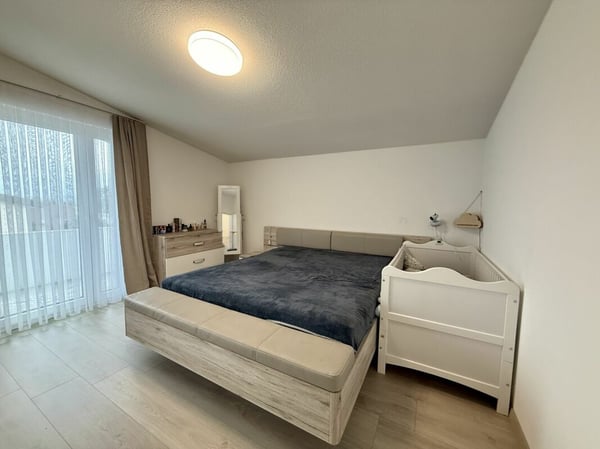 Einziehen & aufblühen - saniertes EFH mit Garten in ruhigem Quartier 10