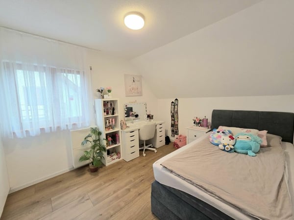 Platz für die ganze Familie! Charmantes Haus mit Garten in Dällikon 10