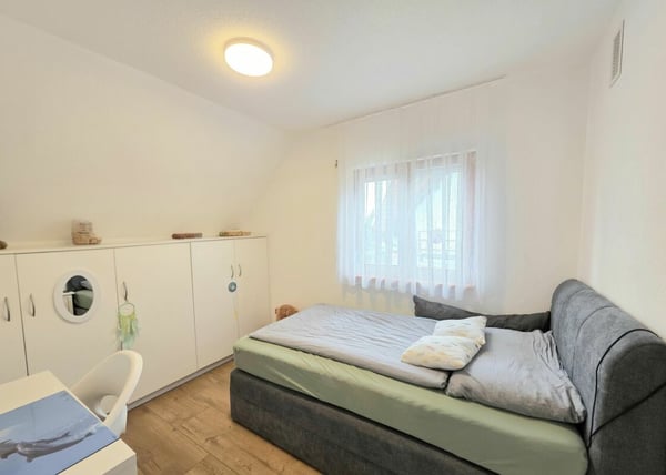 Platz für die ganze Familie! Charmantes Haus mit Garten in Dällikon 11