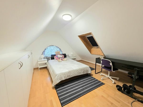 Platz für die ganze Familie! Charmantes Haus mit Garten in Dällikon 13