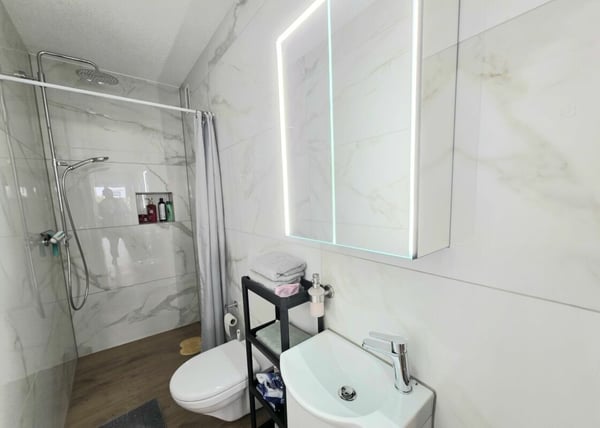 Platz für die ganze Familie! Charmantes Haus mit Garten in Dällikon 15