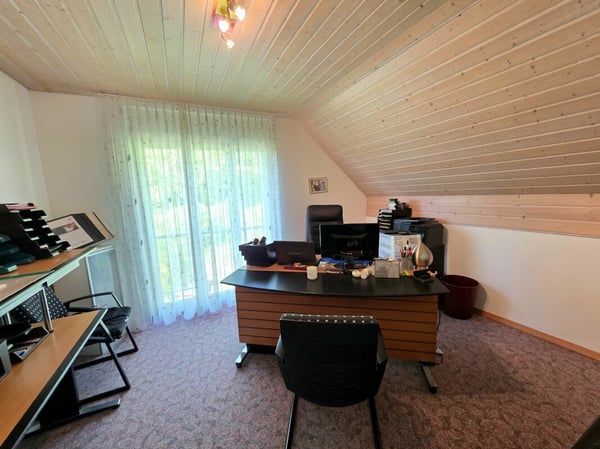 2.5 Zimmer Einfamilienhaus mit viel Platz für die ganze Familie 9