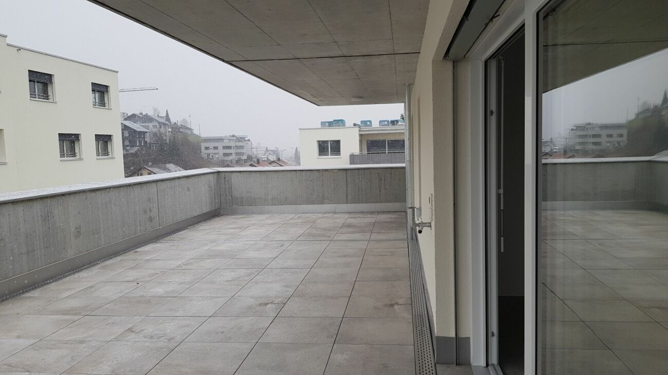 Appartamento attico esclusivo con grande terrazza e vista panoramica a Schötz
