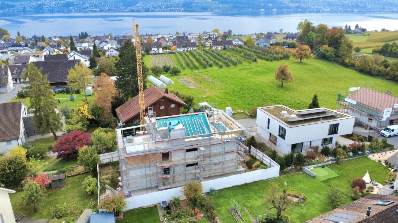Neubau Perle in Stäfa: Zwei Wohneinheiten, Garten, Dachterrassen & Seesicht