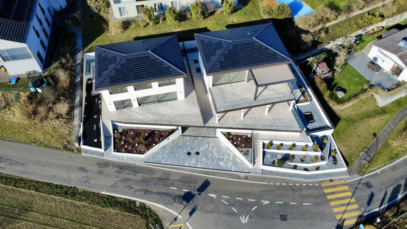 Traumhaus mit moderner Technik, Solaranlage und spektakulärer Terrasse mit Bergblick