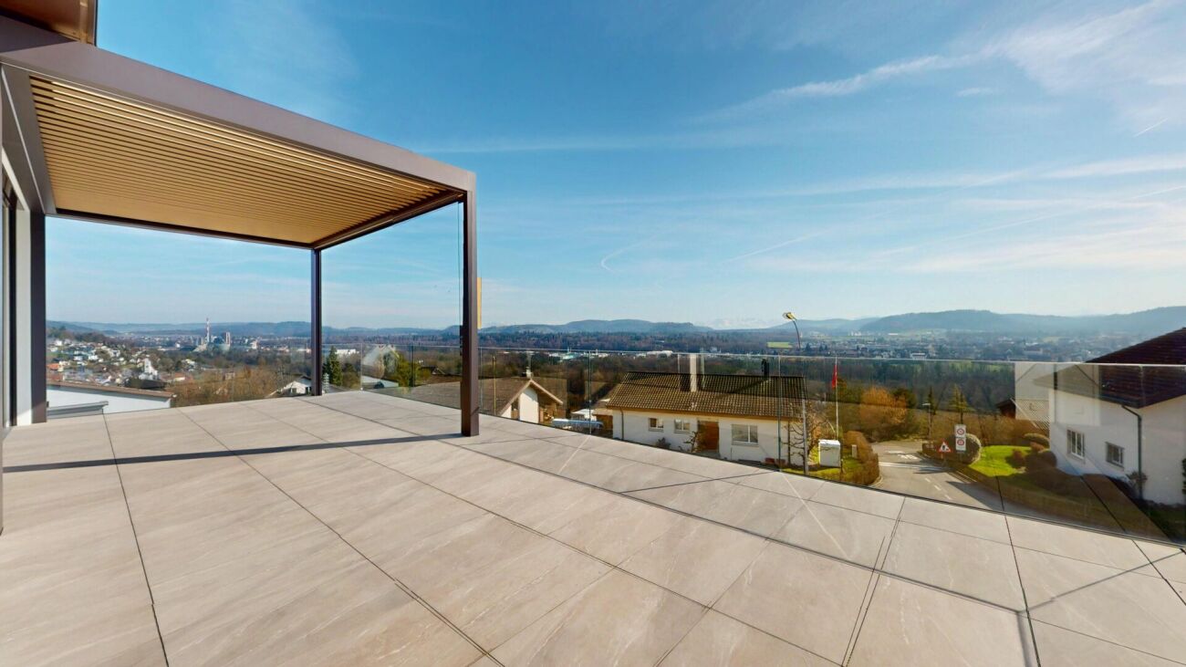 Traumhaus mit moderner Technik, Solaranlage und spektakulärer Terrasse mit Bergblick