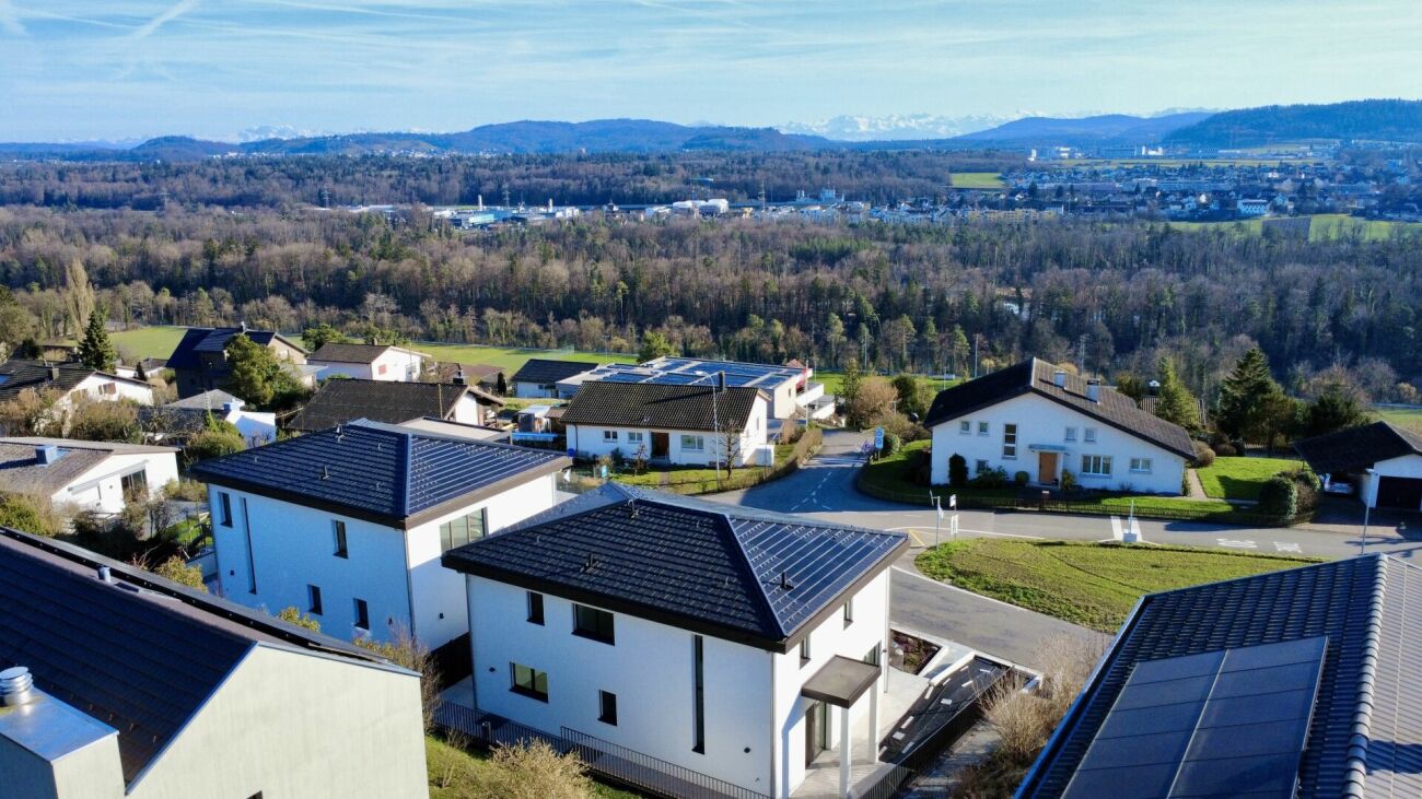 Traumhaus mit moderner Technik, Solaranlage und spektakulärer Terrasse mit Bergblick