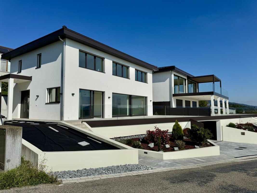 Habitation moderne au niveau le plus élevé - Villa Minergie avec vue sur la montagne