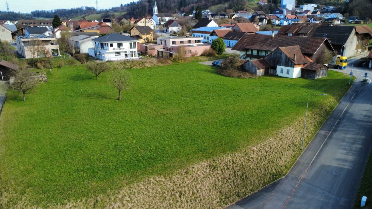 Investors take note: Building land with MFH and potential