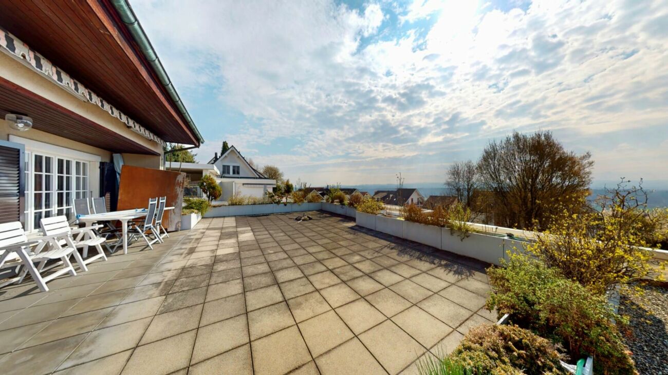 Hanglage, Aussicht, Steuervorteil - Ihr neues Terrassenhaus
