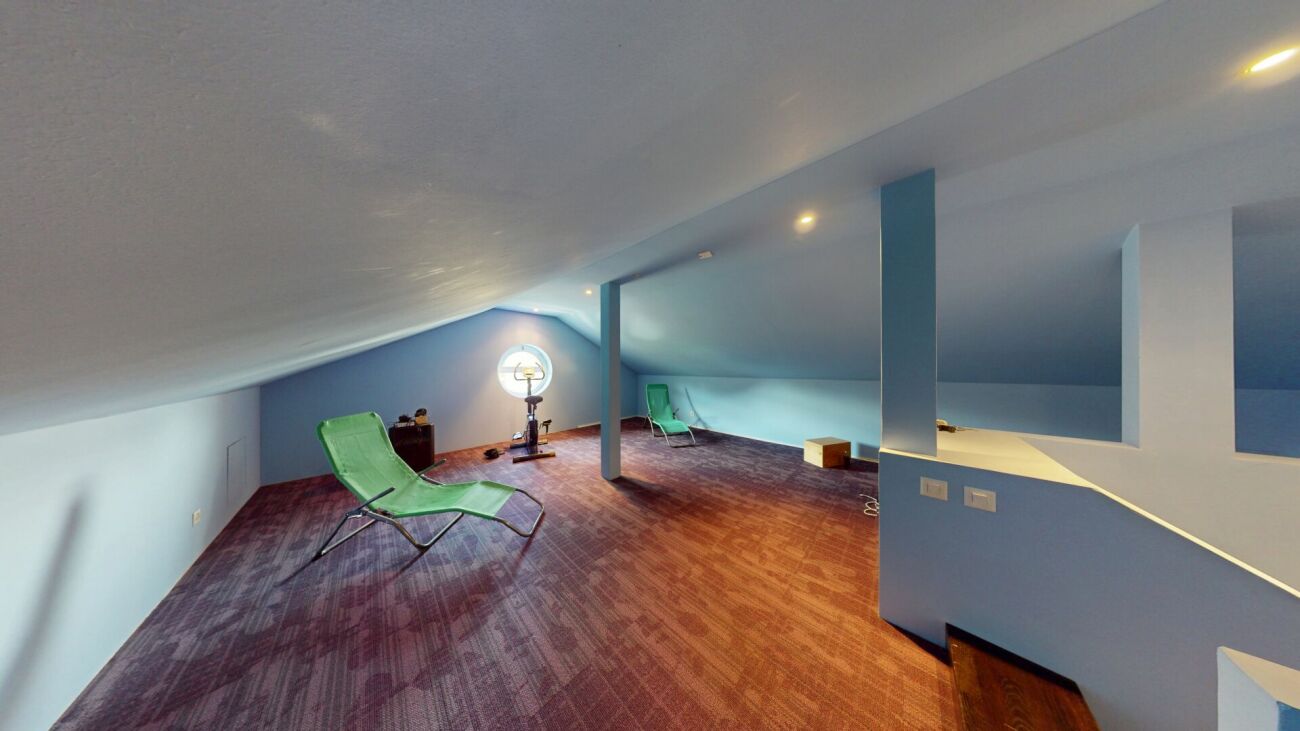Maison mitoyenne exclusive de 6,5 pièces avec jardin d'hiver ensoleillé et beaucoup de confort de vie