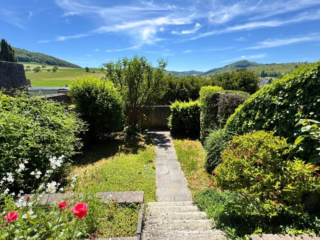 Weitsicht, Raum und Potenzial: Reihenhaus in Magden